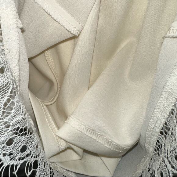 Forever 21 Lace Cutout Tie Front Romper Size Large - Picture 7 of 16